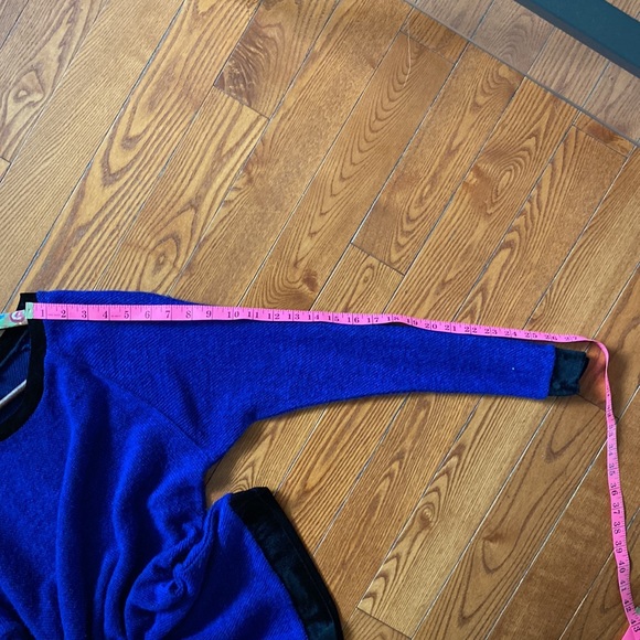 Luca Couture blue ladies top/sweater size small. - Picture 15 of 15